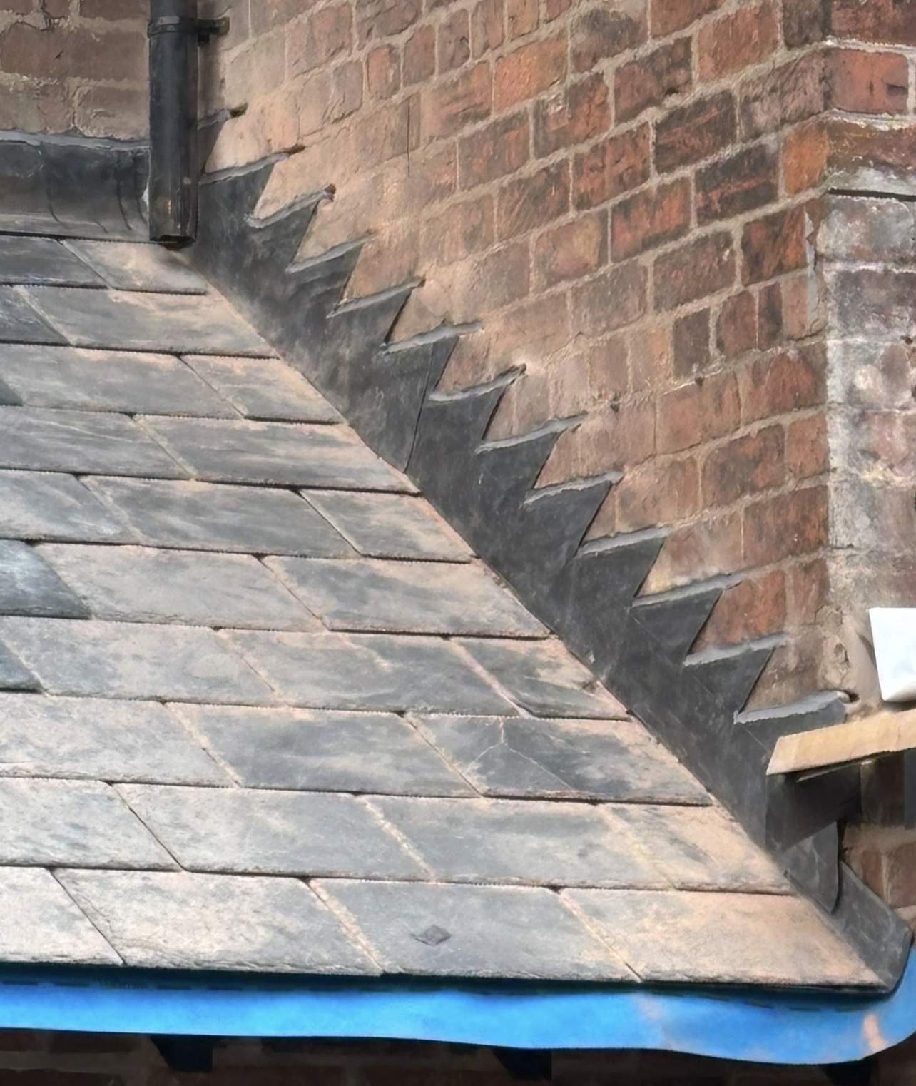 Stepped lead flashing